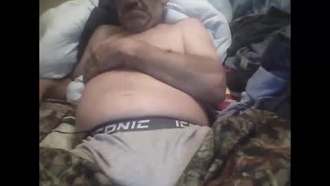 Snapshot of easye4015 chatting on 09/16/25, 11:22 Easye online show from 09/16/25, 11:22