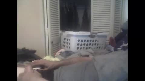 Snapshot of easye4015 chatting on 11/15/25, 02:24 Easye online show from 11/15/25, 02:24