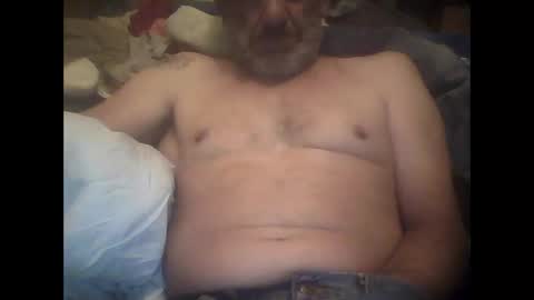 Snapshot of easye4015 chatting on 11/26/25, 12:17 Easye online show from 11/26/25, 12:17