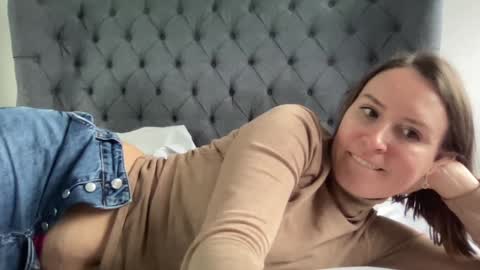 Snapshot of eatmypie69 chatting on 12/04/24, 11:19 Nadia Ferreira  online show from 12/04/24, 11:19