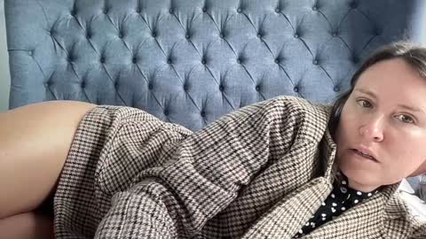 Snapshot of eatmypie69 chatting on 09/15/25, 08:58 Nadia Ferreira  online show from 09/15/25, 08:58