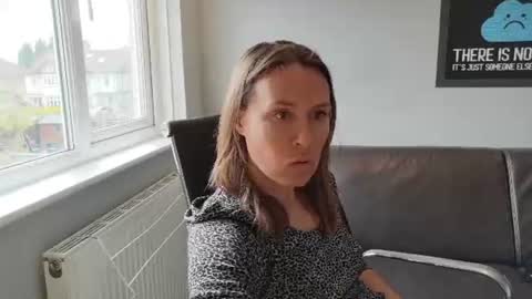 Nadia Ferreira  online show from 06/15/26, 08:38