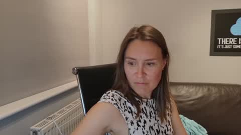 Nadia Ferreira  online show from 06/19/26, 09:51
