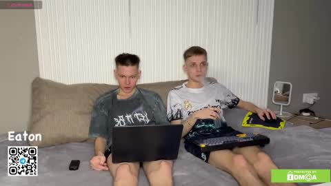 Snapshot of eaton_ chatting on 10/30/25, 04:30 eaton_ online show from 10/30/25, 04:30