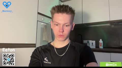 Snapshot of eaton_ chatting on 11/25/25, 01:44 eaton_ online show from 11/25/25, 01:44