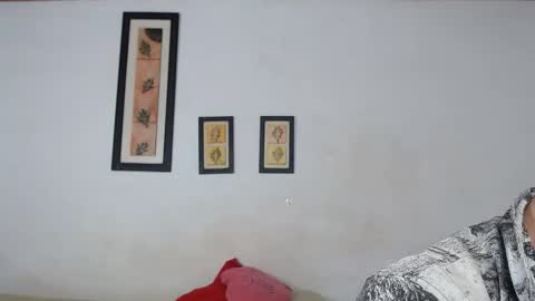 Laraand Drake online show from 02/24/25, 06:16