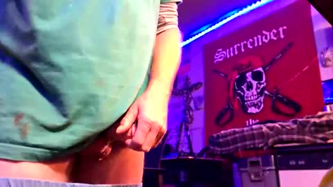 Snapshot of ebert1967 chatting on 10/19/25, 05:52 ebert1967 online show from 10/19/25, 05:52