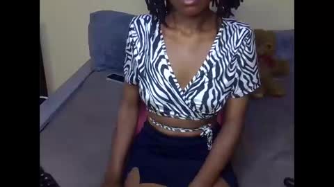 Snapshot of eboniana chatting on 01/20/25, 10:48 eboniana online show from 01/20/25, 10:48