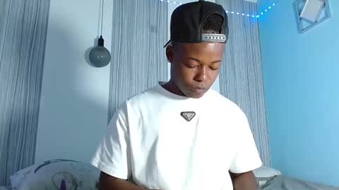 Snapshot of ebonny_stallion chatting on 11/28/25, 10:45 Chris Palaz online show from 11/28/25, 10:45