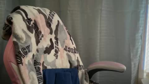 Snapshot of ebony8ivory chatting on 02/22/25, 04:51 americnbarbie online show from 02/22/25, 04:51