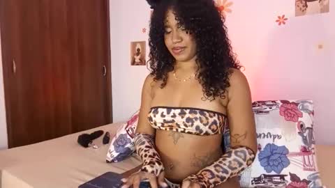 Snapshot of ebony_af chatting on 04/16/26, 08:37 ebony_af online show from 04/16/26, 08:37