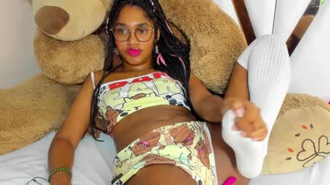 Snapshot of ebony_beautifull chatting on 01/15/25, 09:45 Luci online show from 01/15/25, 09:45