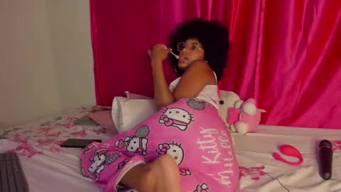 Snapshot of ebony_beautifull chatting on 03/14/26, 04:51 Luci online show from 03/14/26, 04:51