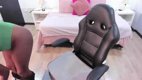 ebony_fantasy2 online show from 09/18/25, 12:18