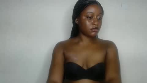 Snapshot of ebony_fatass chatting on 09/25/25, 08:23 Ella online show from 09/25/25, 08:23