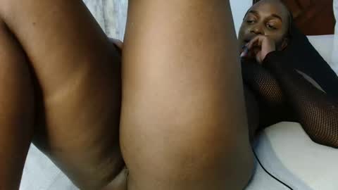 ebony online show from 11/22/25, 04:50