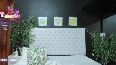 ebony_katterin online show from 10/11/25, 11:20