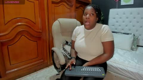 Snapshot of ebony_katterin chatting on 04/11/26, 11:14 ebony_katterin online show from 04/11/26, 11:14