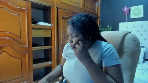 Snapshot of ebony_katterin chatting on 04/13/26, 11:48 ebony_katterin online show from 04/13/26, 11:48