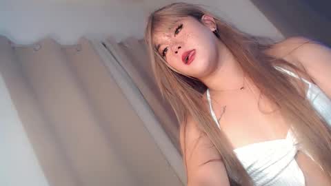 Snapshot of ebony_love69 chatting on 12/01/25, 12:48 YUMI SMITH online show from 12/01/25, 12:48