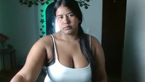 ebony_luna1 online show from 04/25/26, 01:03