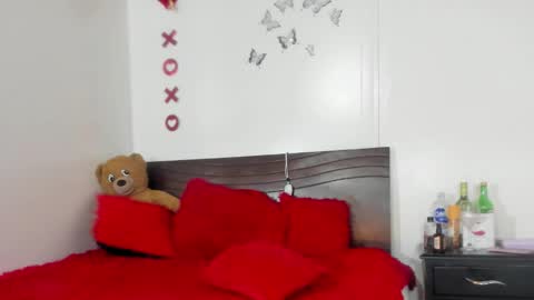 Snapshot of ebony_mine47 chatting on 12/19/24, 09:18 Ebony Mine online show from 12/19/24, 09:18