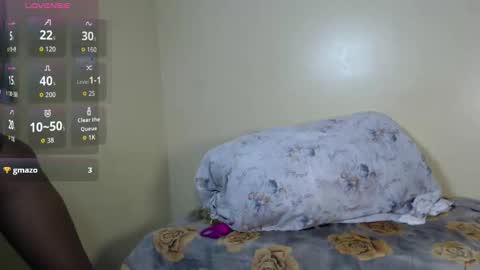 Snapshot of ebony_petite01 chatting on 10/19/25, 08:59 EBONY PETITE online show from 10/19/25, 08:59