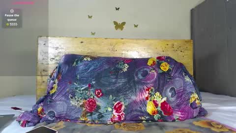 Snapshot of ebony_petite01 chatting on 10/26/25, 07:47 EBONY PETITE online show from 10/26/25, 07:47