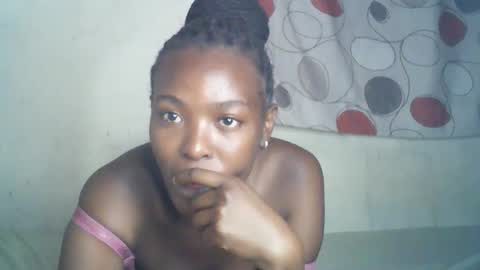 ebony_phoenix12 online show from 10/17/25, 12:58