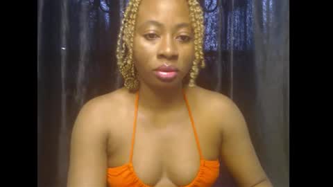 Snapshot of ebony_queenx chatting on 03/25/26, 07:58 Queen online show from 03/25/26, 07:58