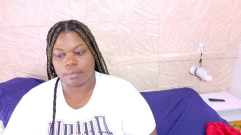 Snapshot of ebony_sugar_mommy chatting on 06/24/26, 02:21 MILENA online show from 06/24/26, 02:21