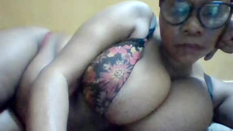 Snapshot of ebonybussy chatting on 07/11/26, 08:44 MAMITO online show from 07/11/26, 08:44
