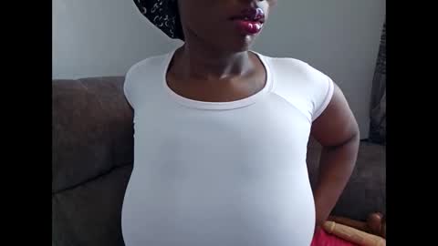 Snapshot of ebonycandymelani chatting on 11/04/25, 12:04 Ebony Melanie online show from 11/04/25, 12:04