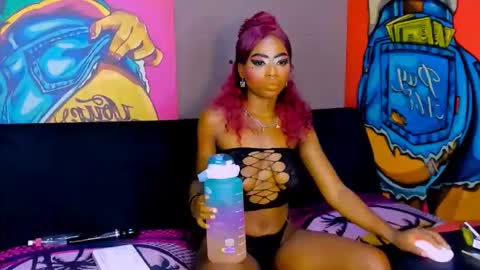 Snapshot of ebonydollx69 chatting on 12/08/24, 02:28 Pearl online show from 12/08/24, 02:28