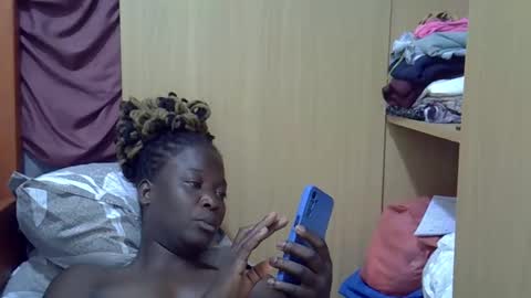 ebonydora online show from 10/19/25, 03:01