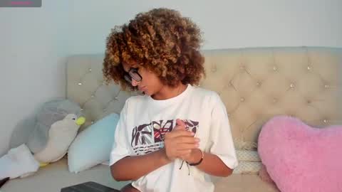 Queen Ebony online show from 03/11/25, 03:59