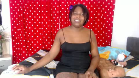 Snapshot of ebonyjdore chatting on 11/20/25, 12:05 rosmary online show from 11/20/25, 12:05