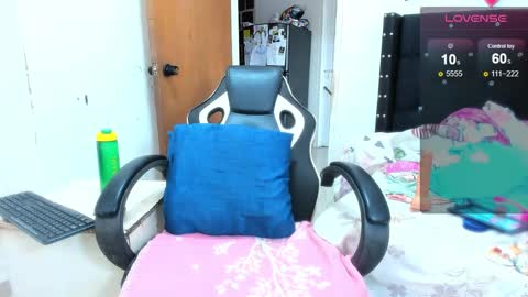 Snapshot of ebonylatinx chatting on 12/07/24, 10:06 Angela online show from 12/07/24, 10:06