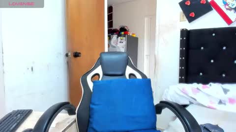 Snapshot of ebonylatinx chatting on 01/21/25, 09:57 Angela online show from 01/21/25, 09:57