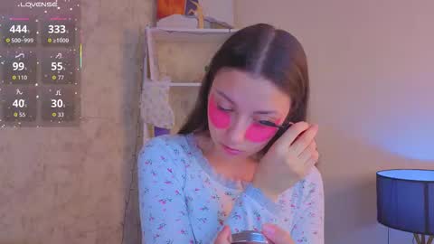 Snapshot of ebonyleibenstein chatting on 12/22/25, 03:14 Milly online show from 12/22/25, 03:14