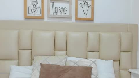 Ludovica online show from 12/18/25, 03:01