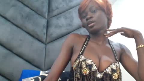 Snapshot of ebonypetiti chatting on 05/22/26, 12:07 queen online show from 05/22/26, 12:07