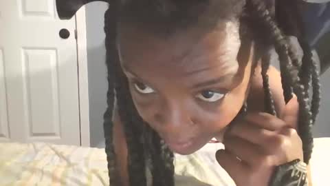 Snapshot of ebonyqueen00 chatting on 09/28/25, 04:56 Bliss Thee Siren online show from 09/28/25, 04:56