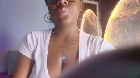 ebonyrosee_ online show from 06/08/26, 12:05