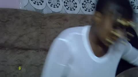 pretty online show from 05/05/26, 09:01