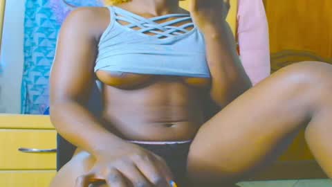 Snapshot of ebonysmilz88 chatting on 05/18/26, 04:07 ebonysmilz88 online show from 05/18/26, 04:07