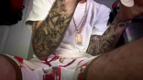 ecko2012 online show from 12/19/25, 03:35