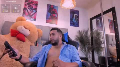 Snapshot of edahi1386 chatting on 12/15/25, 04:44 edahi1386 online show from 12/15/25, 04:44