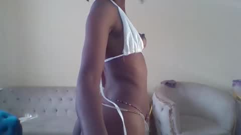 Snapshot of edakiss chatting on 01/11/26, 05:45 edakiss online show from 01/11/26, 05:45