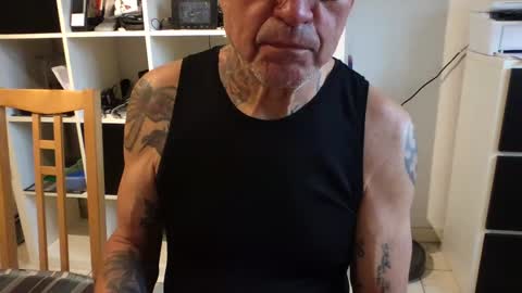 Snapshot of eddelmar chatting on 12/07/24, 10:56 eddelmar online show from 12/07/24, 10:56